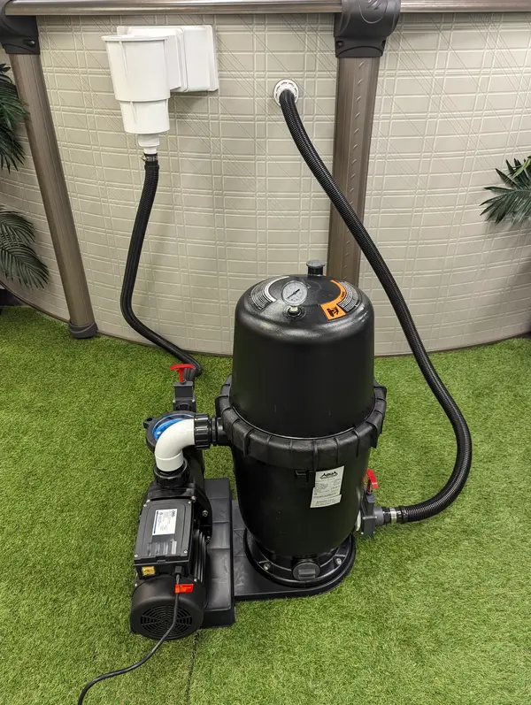 Pool cleaning system with advanced filtration